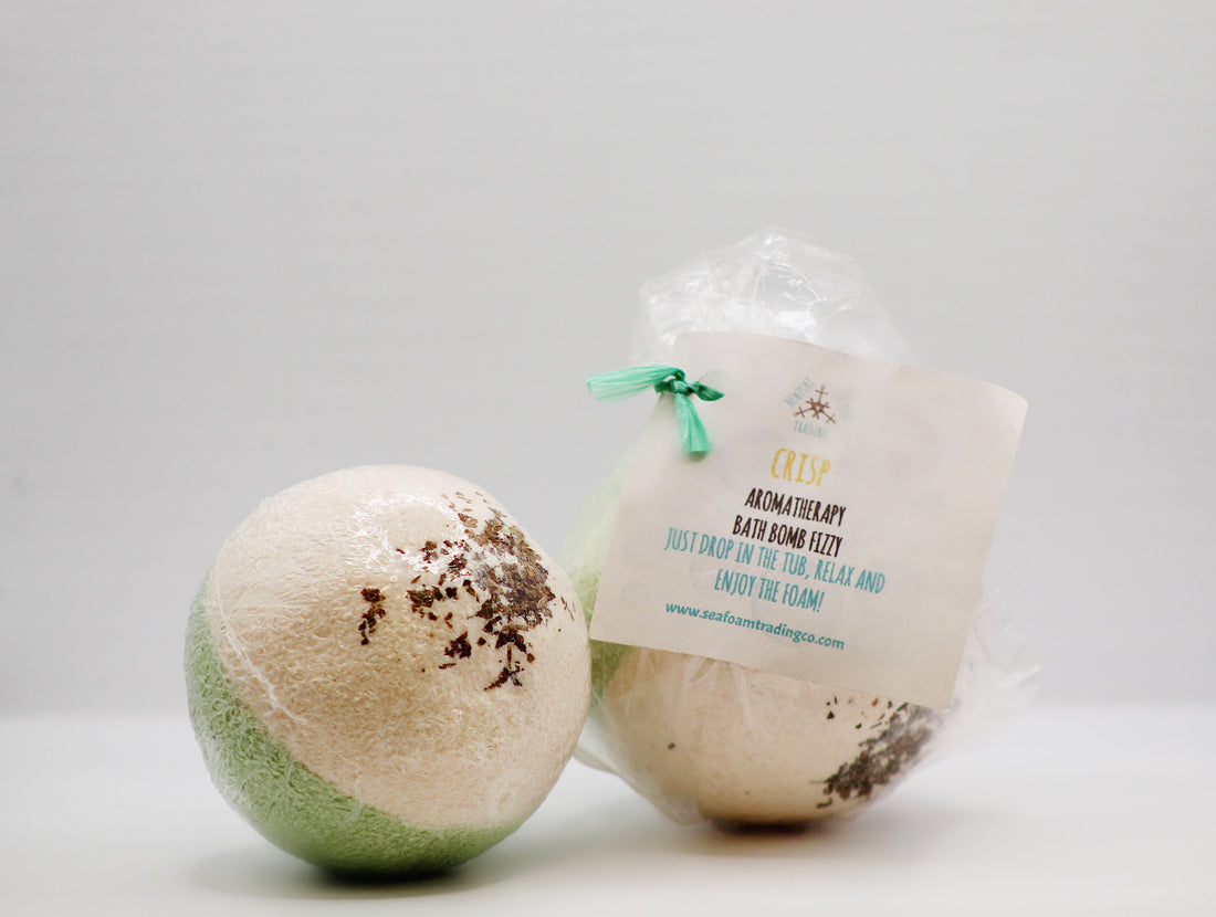 Crisp- White Tea + Ginger Organic Handmade Bath Bomb